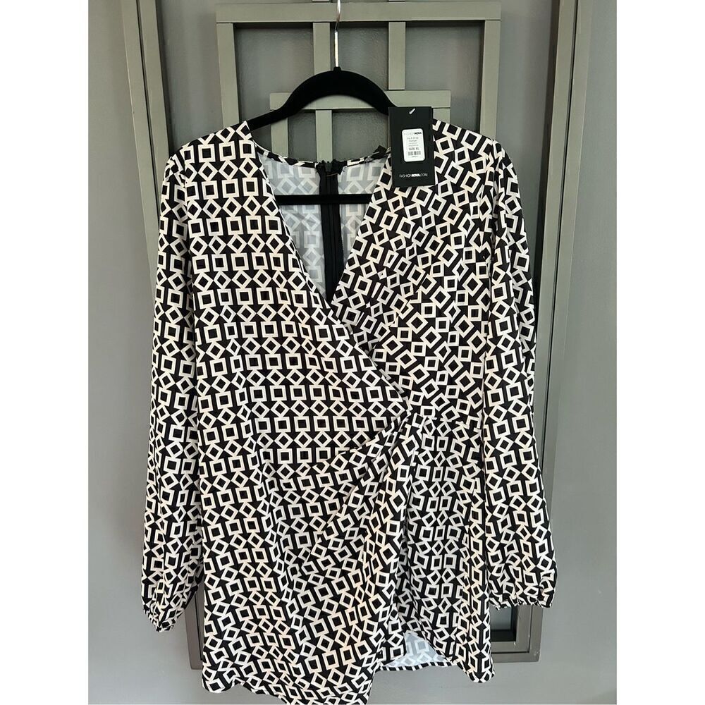 NWT fashion nova black and cream long sleeve shorts wrap style jumper size XL